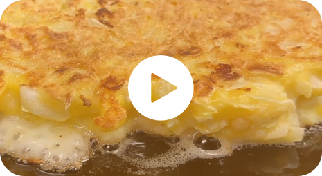 超モッツァレラ豚玉焼き上げの様子